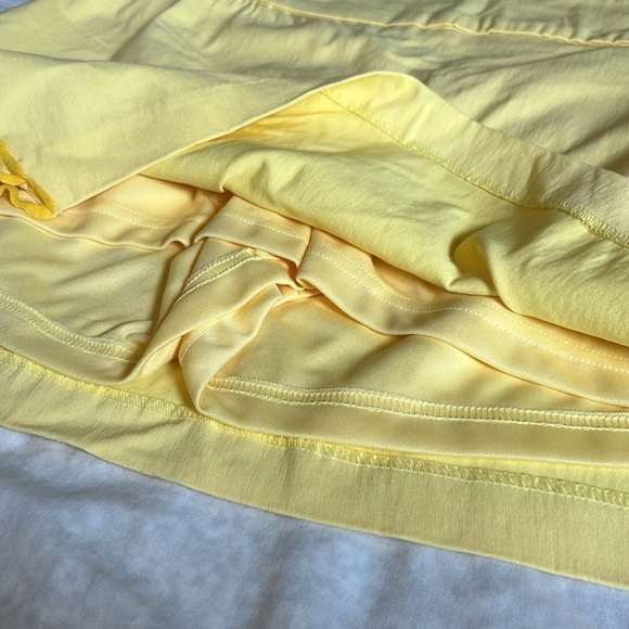 Bella Rose Yellow Stretch Skort with Crochet Details - Picture 9 of 9